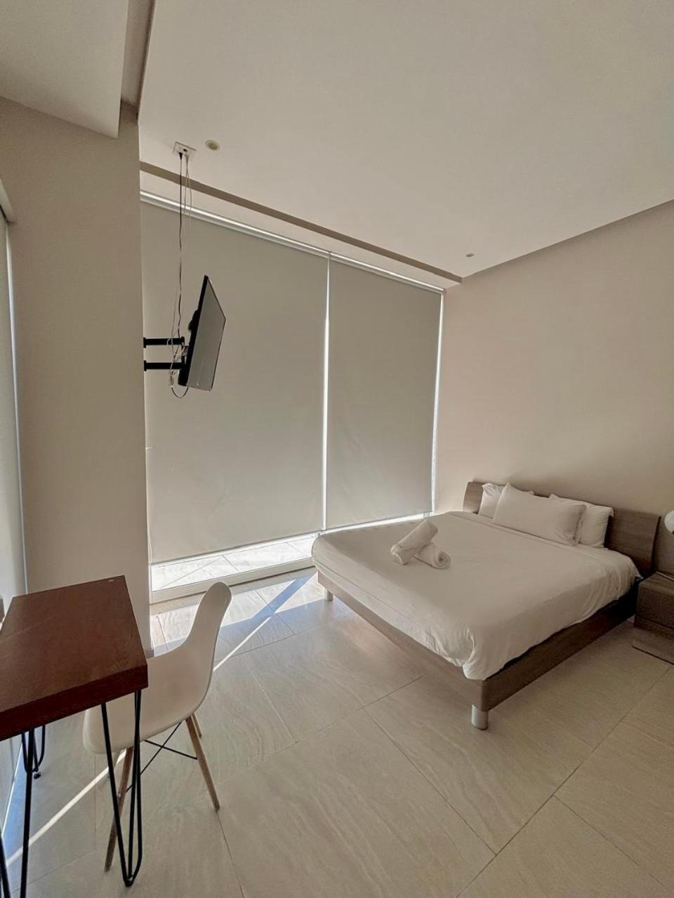 Park Life Guadalajara Aparthotel ภายนอก รูปภาพ