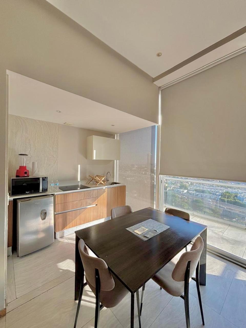Park Life Guadalajara Aparthotel ภายนอก รูปภาพ