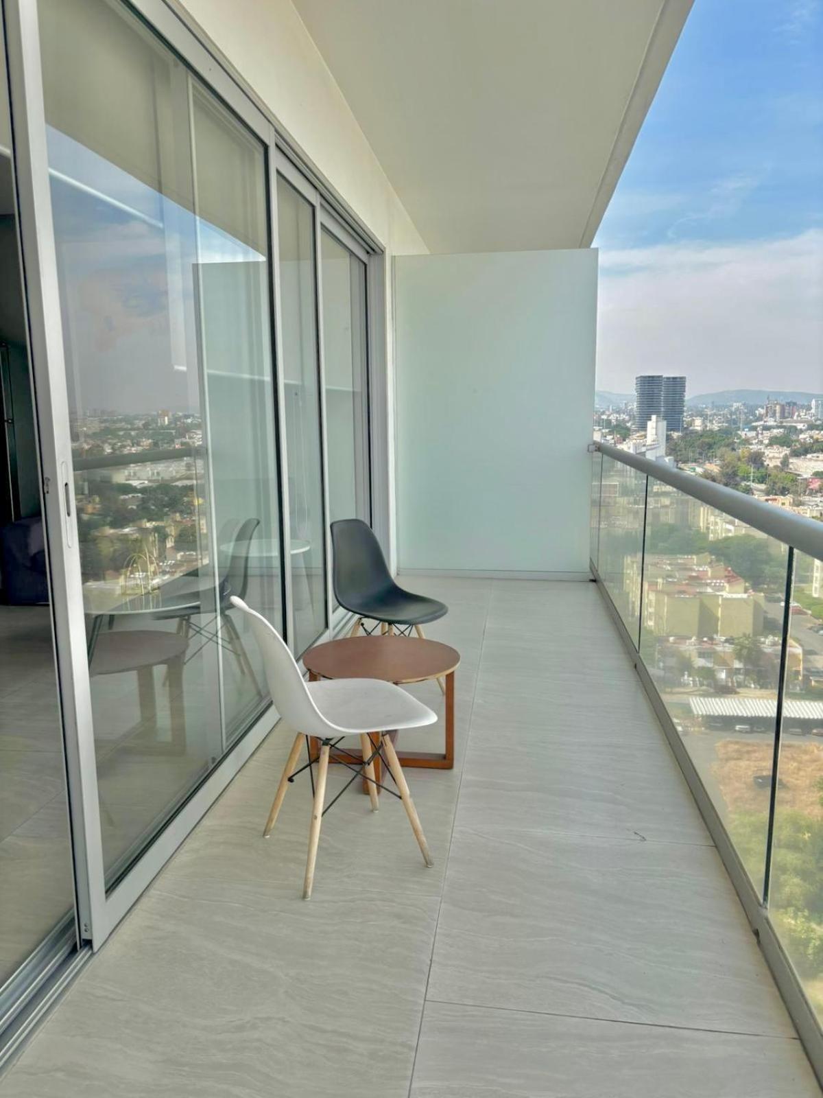 Park Life Guadalajara Aparthotel ภายนอก รูปภาพ