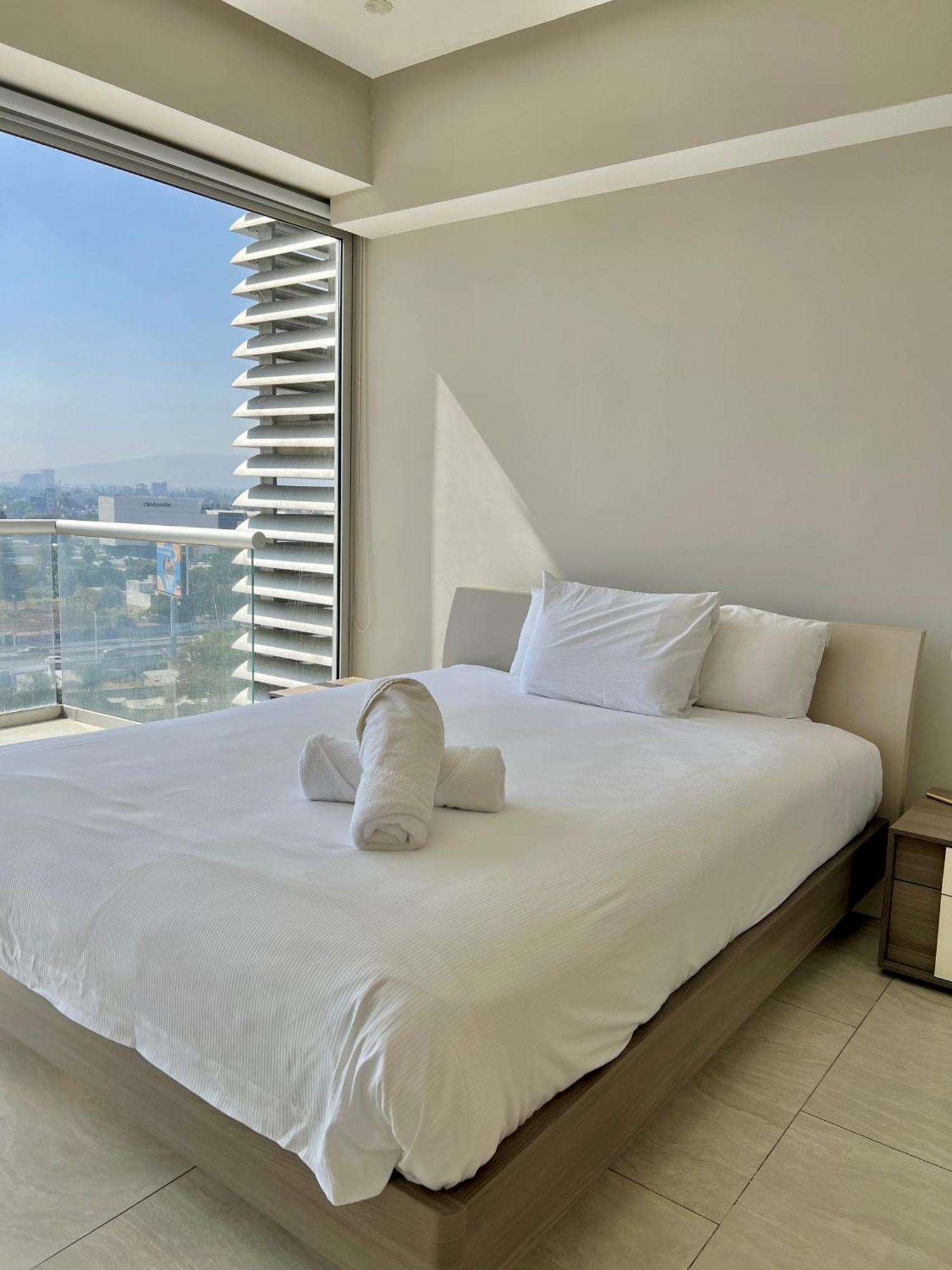 Park Life Guadalajara Aparthotel ภายนอก รูปภาพ