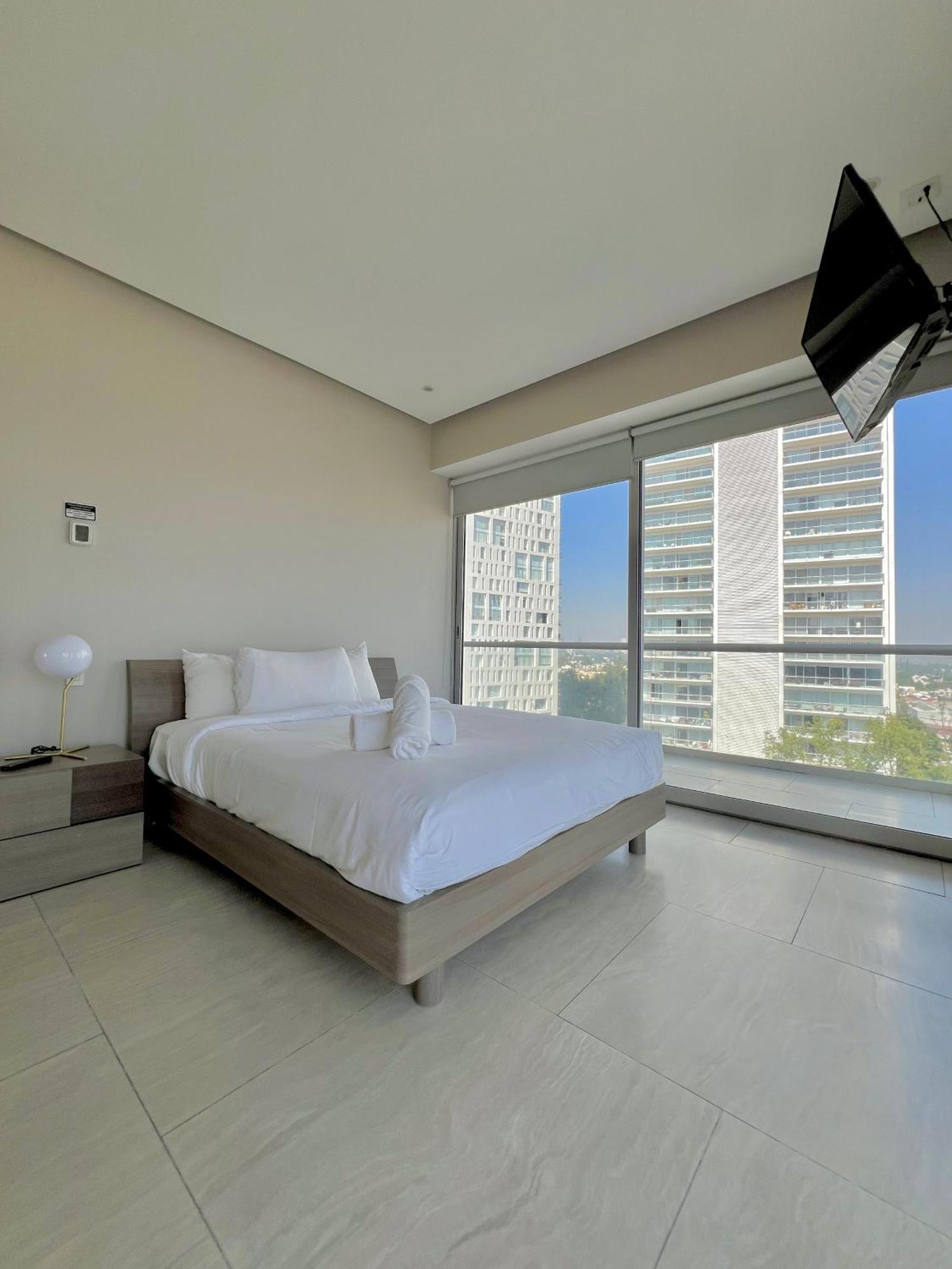 Park Life Guadalajara Aparthotel ภายนอก รูปภาพ