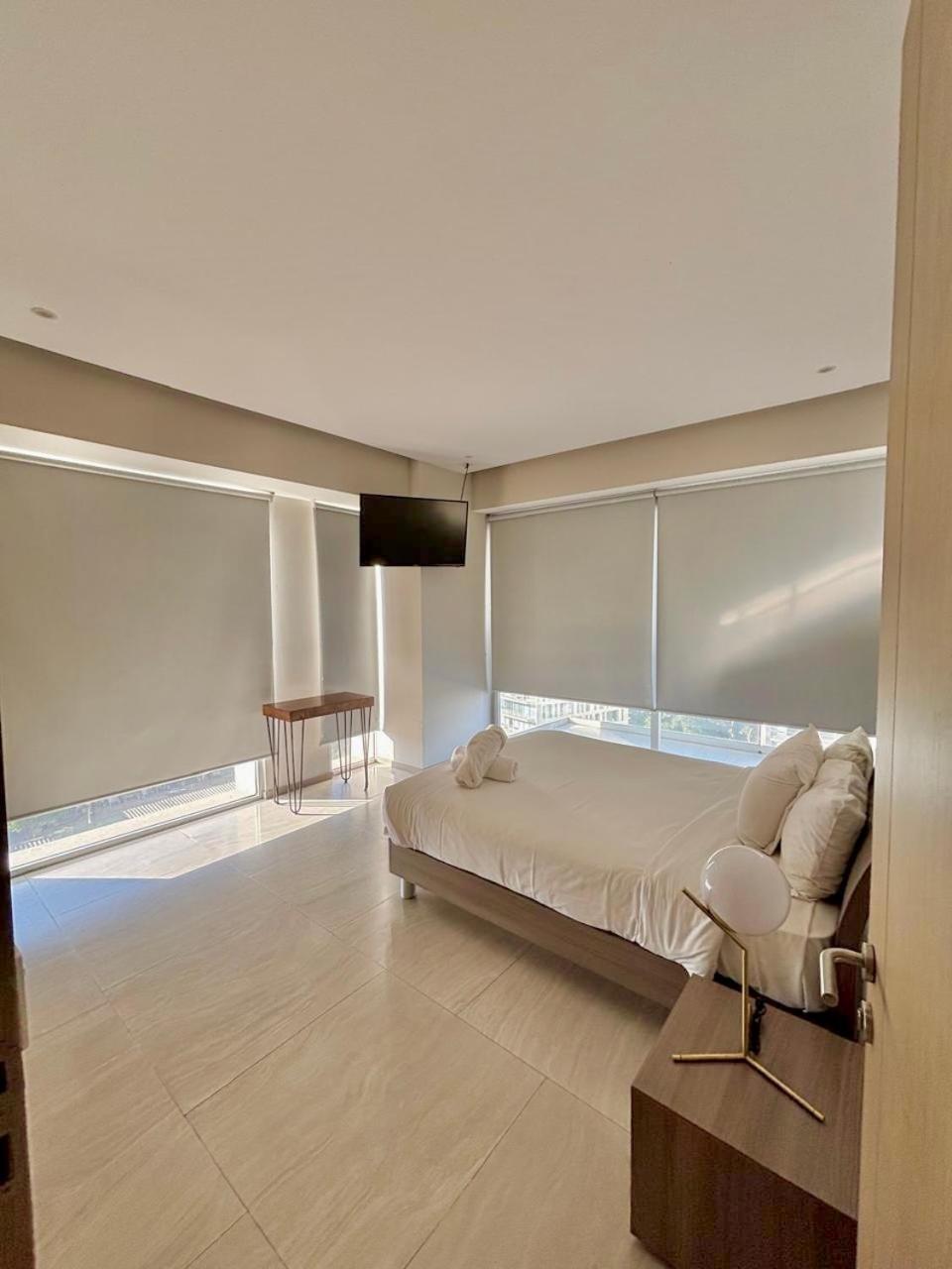 Park Life Guadalajara Aparthotel ภายนอก รูปภาพ