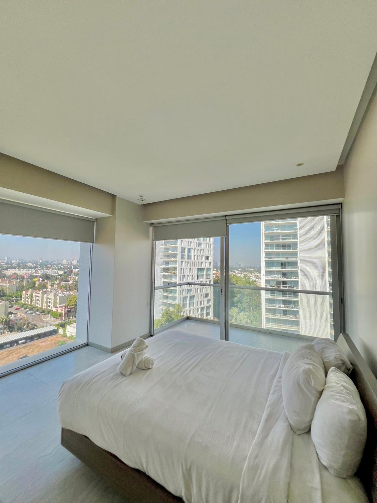 Park Life Guadalajara Aparthotel ภายนอก รูปภาพ