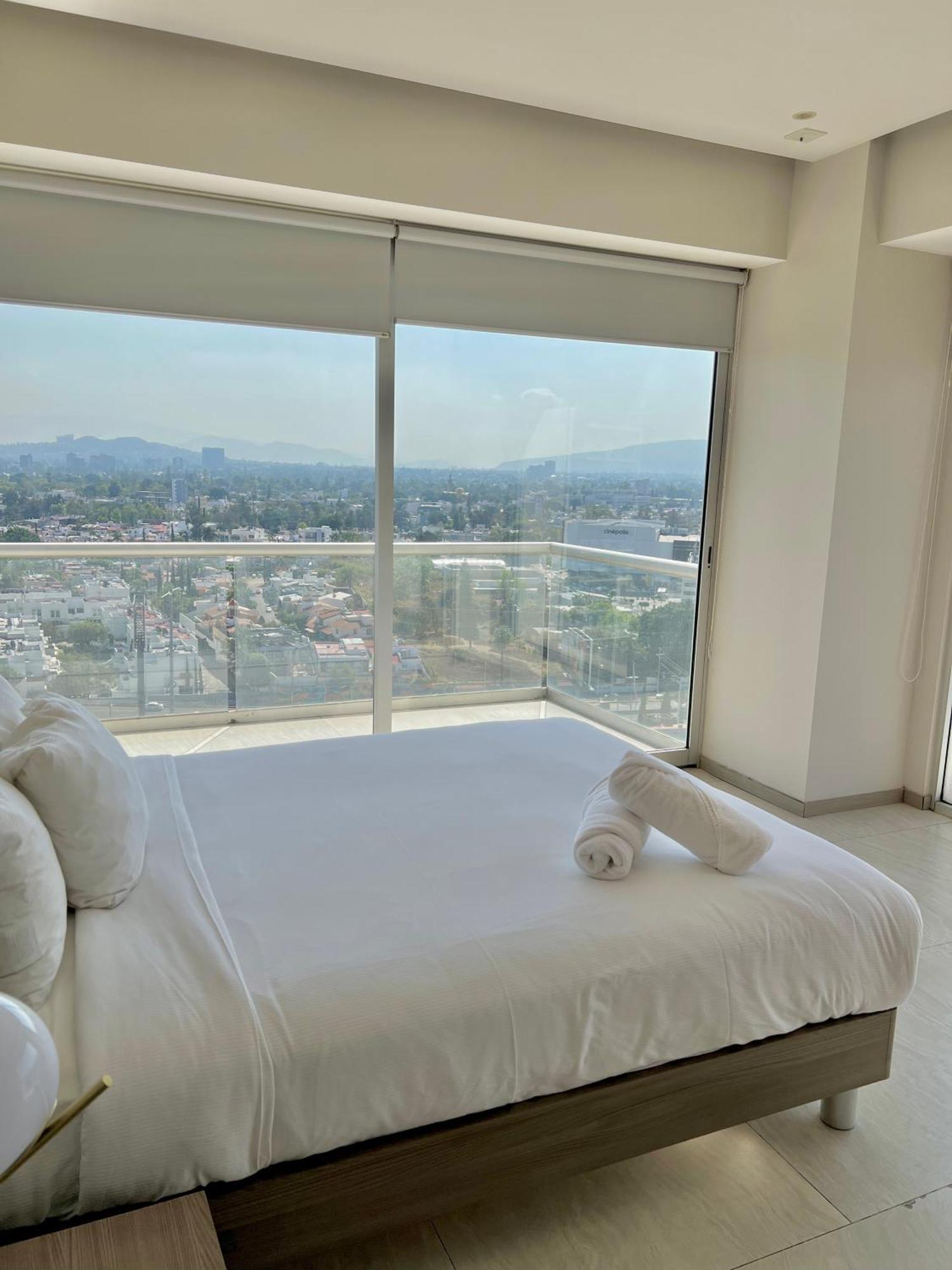 Park Life Guadalajara Aparthotel ภายนอก รูปภาพ