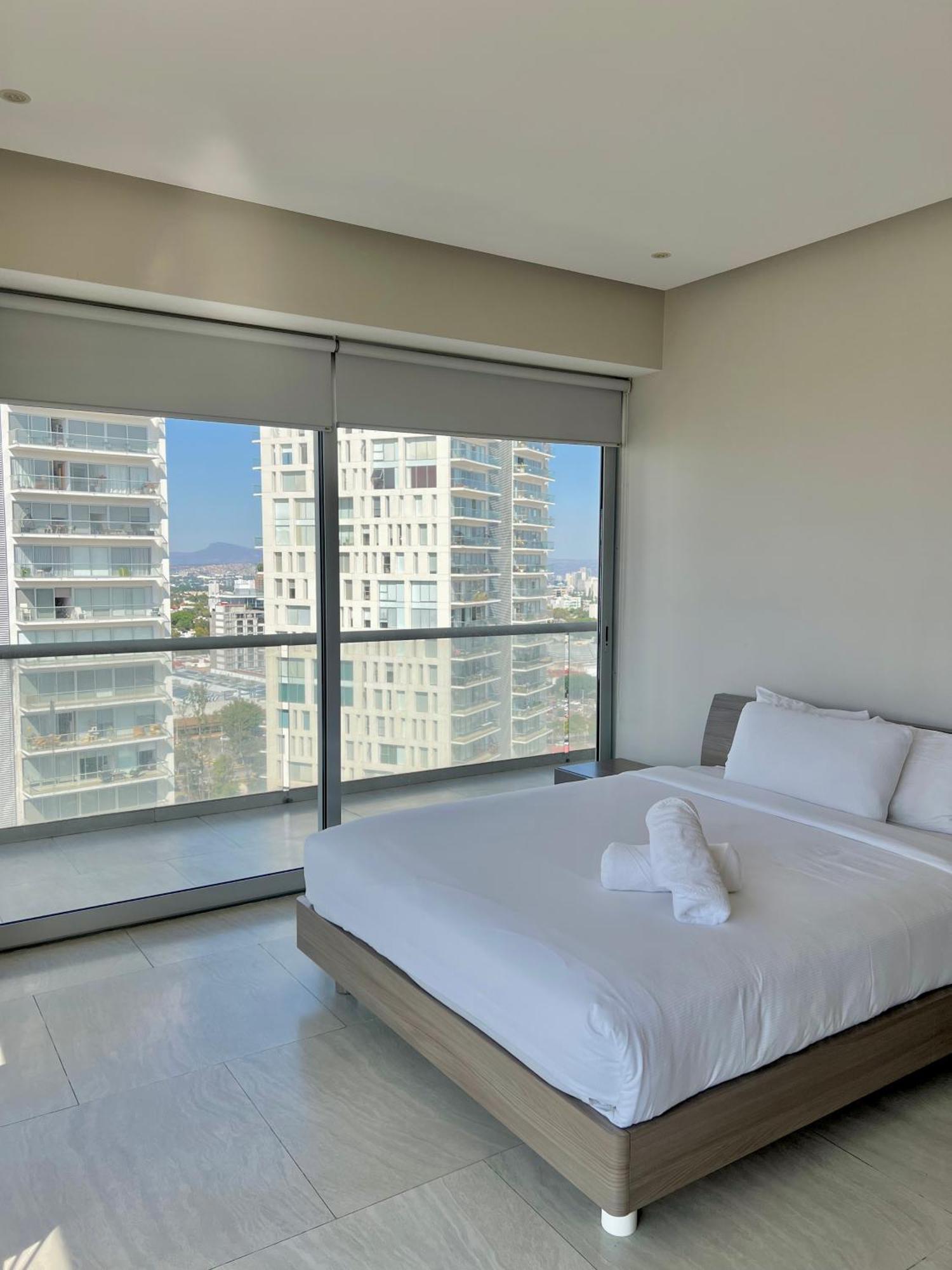 Park Life Guadalajara Aparthotel ภายนอก รูปภาพ