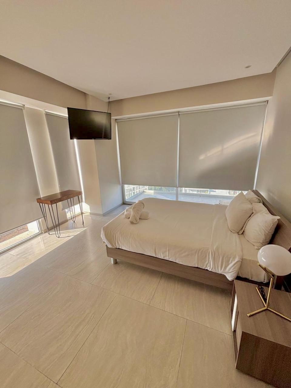 Park Life Guadalajara Aparthotel ภายนอก รูปภาพ